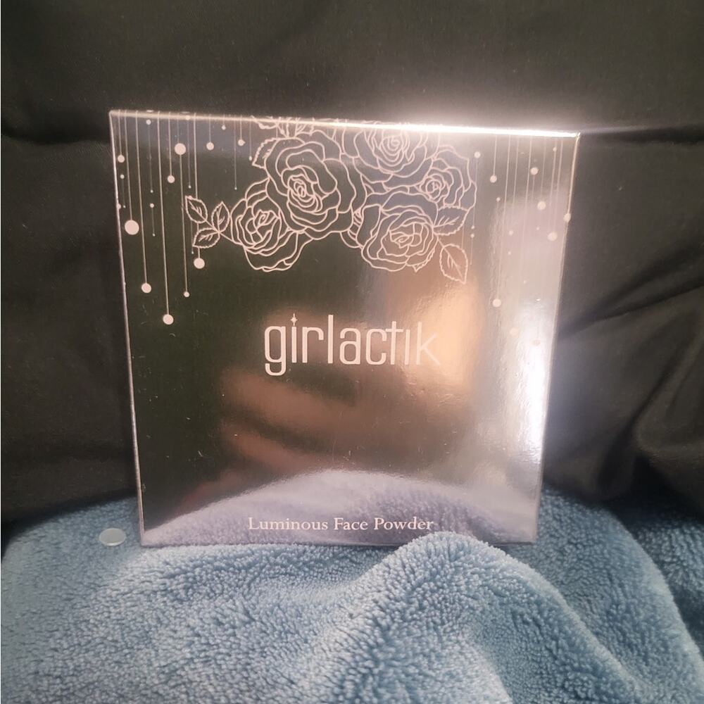Girlactik Luminous Face Powder - Neutral - New
